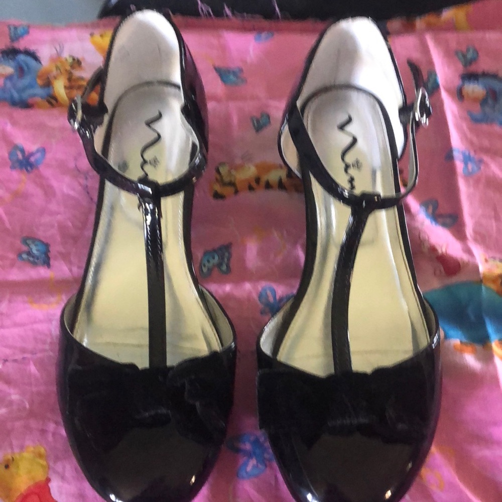 Size 5 youth black Nina shoes with velvet bows
